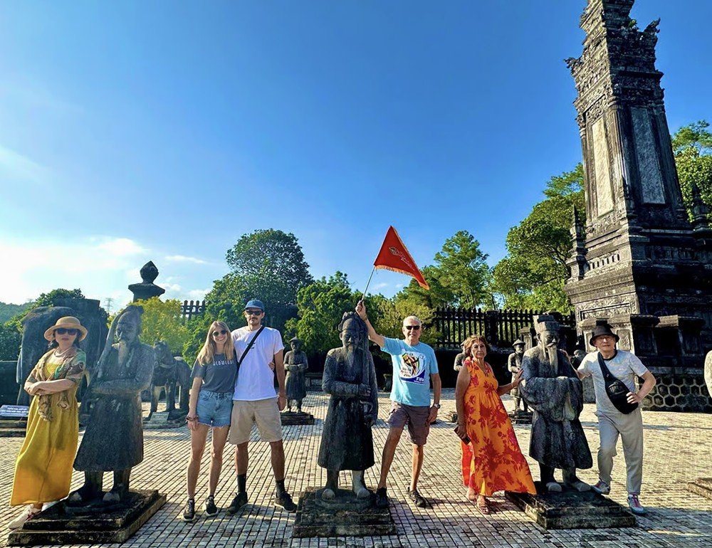 Da Nang: Hue Imperial Day Trip, Hai Van Pass & Lunch 9