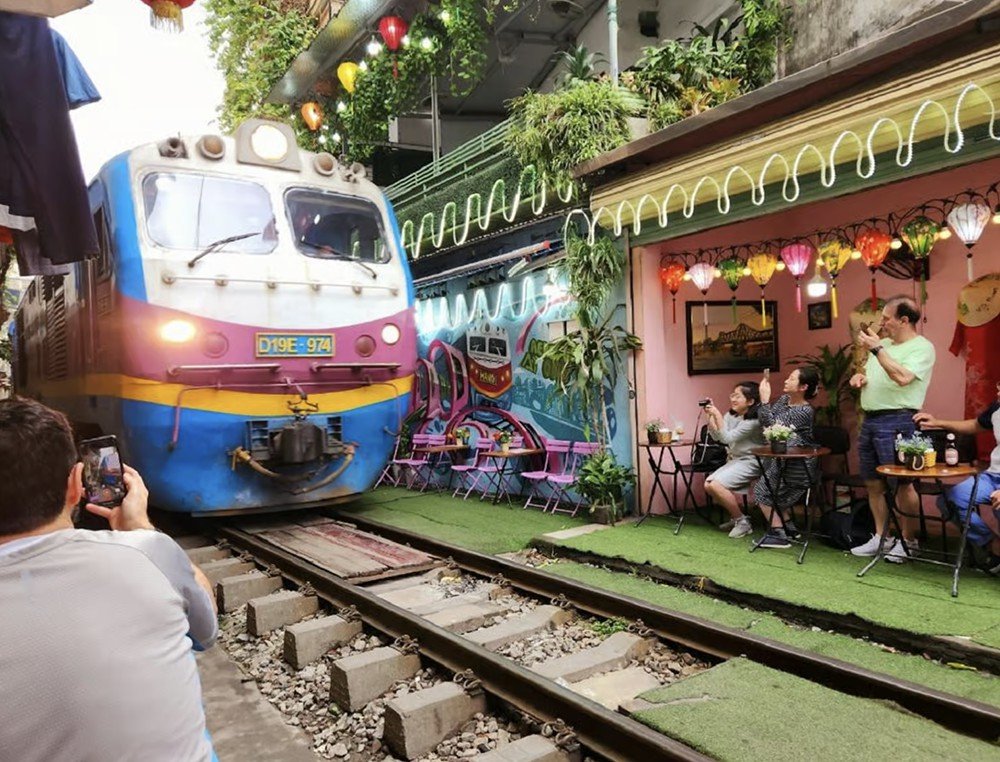 Hanoi: Street Food Tour with Train Street & Hidden Alleyways 1