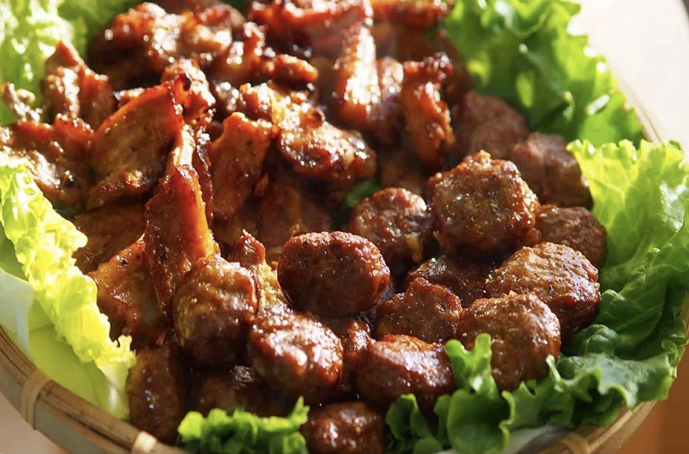 Hanoi: Street Food Tour with Train Street & Hidden Alleyways 9