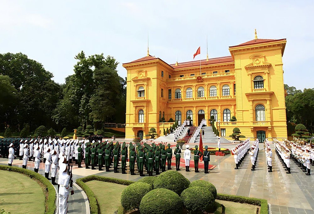 Hanoi City Highlights Walking Tour – Landmarks & History 7