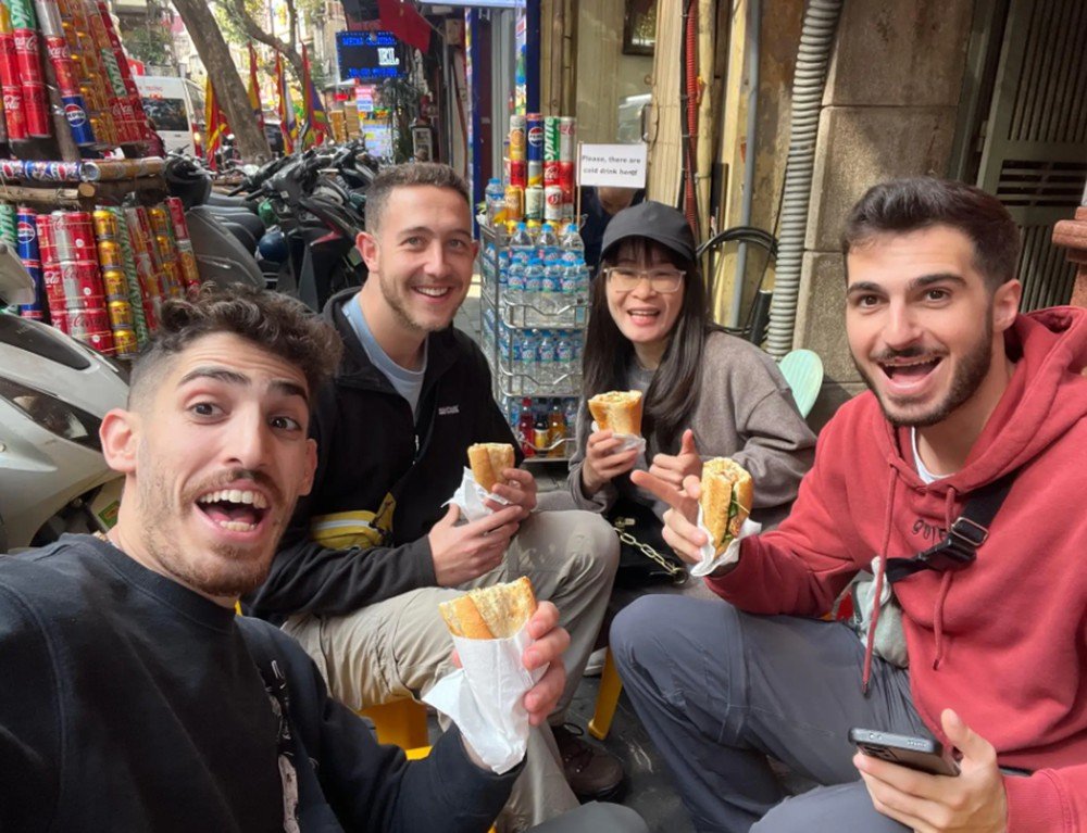 Hanoi: Guided Street Food Tour with Train Street Experience 1